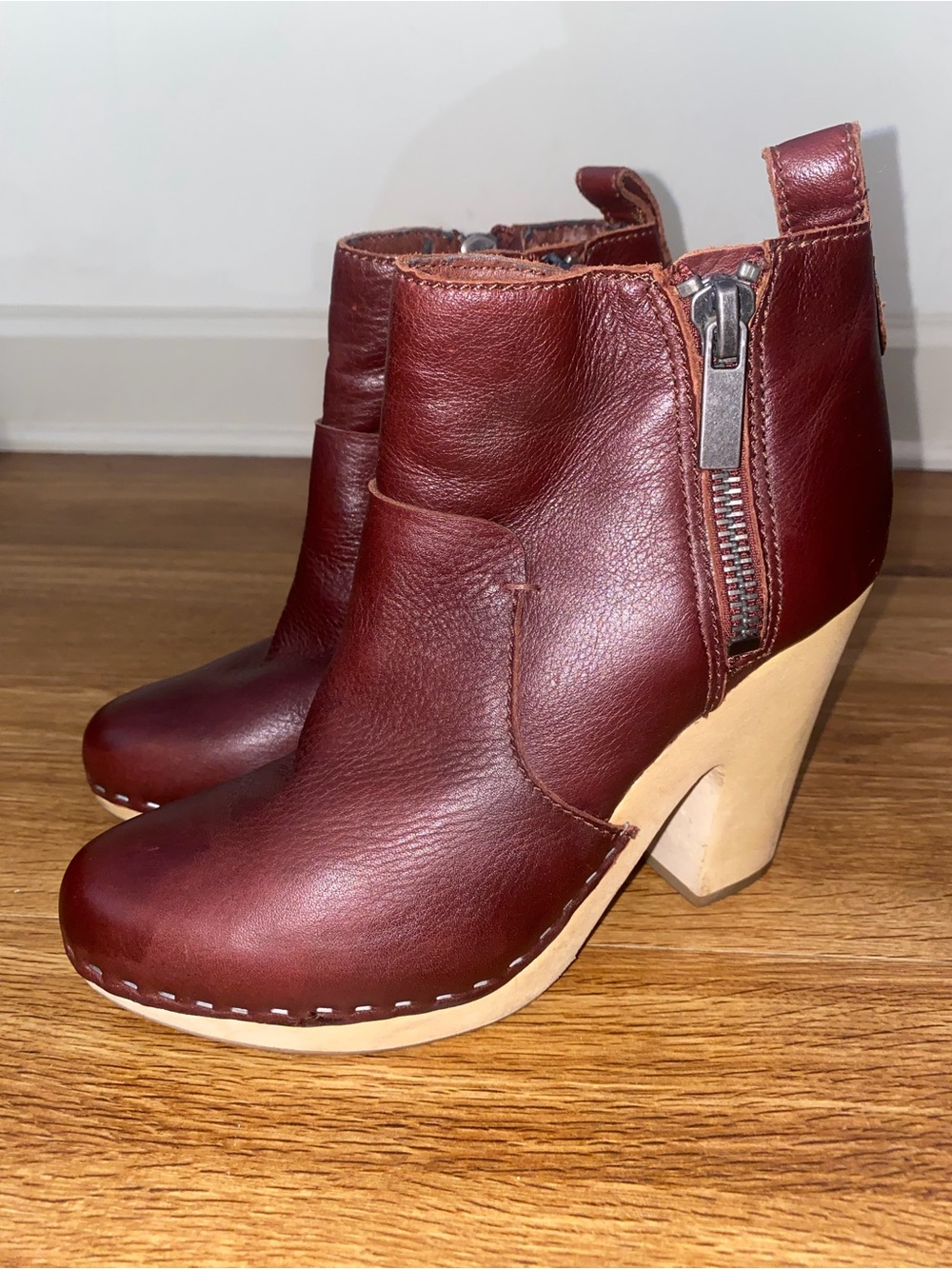 Women’s Maroon Dolce Vita Arylnn Brandy ankle Boots